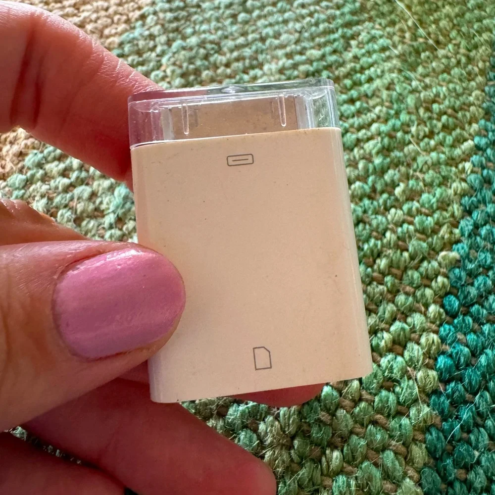Apple 30-Pin to SD Card Adapter ⭐️5 for $20⭐️